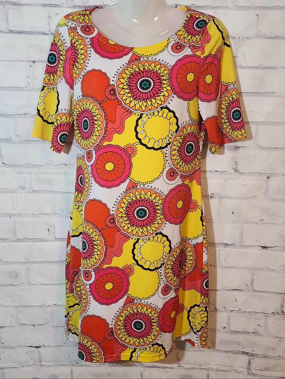 Tracy Negoshian Floral Retro 60's Print Dress Yellow Orange Pink S Short Sleeve